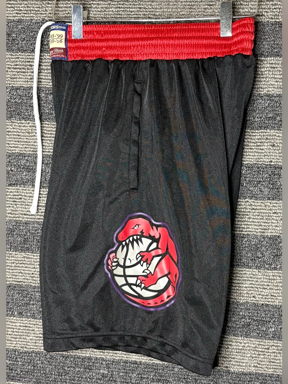Mitchell & Ness Toronto Raptors Throwback NBA Basketball Shorts Men’s Small